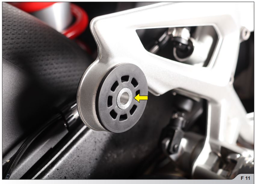 AkRAPOVIC Racing and Evolution Exhaust System for BMW S1000 R,RR - Figure 11