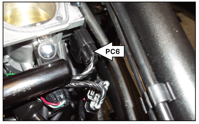 DYNOJET PC6-21034 Power Commander 6 Triumph Tiger 850 Sport 2021-2022 - Unplug the stock wiring harness from the Throttle Position Sensor